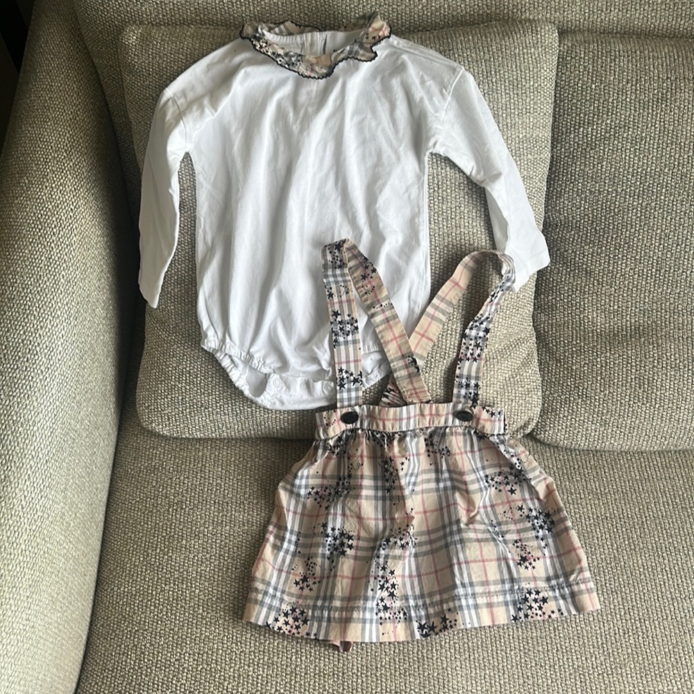Burberry girls 2 piece set 18mo